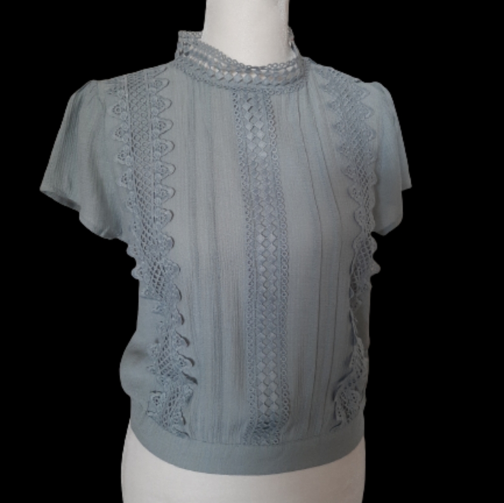 E&M pullover blouse Women's Sm lace button neck Seafoam green Romantic Fairycore